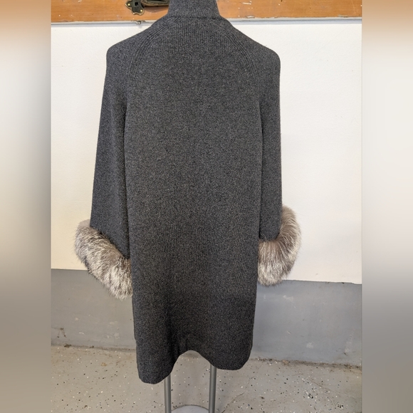 TSE Sweater Gray Wool  Natural Fox  Cuff Single Top Button  L NWT - Picture 2 of 8